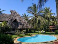 Diani Beach, Kenia: Ferienhaus Villa KUSINI an der Südküste Kenias mit großem eigenem Pool mieten